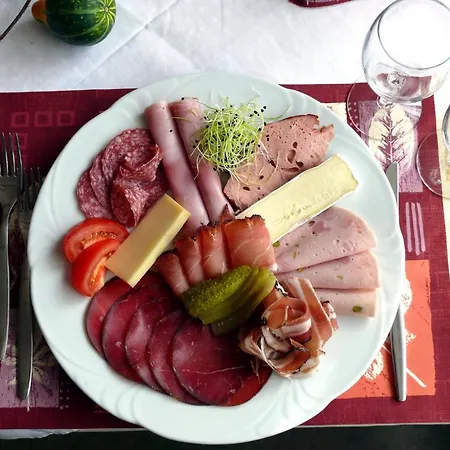 Gasthaus Adler بيت ضيافة Krummenau